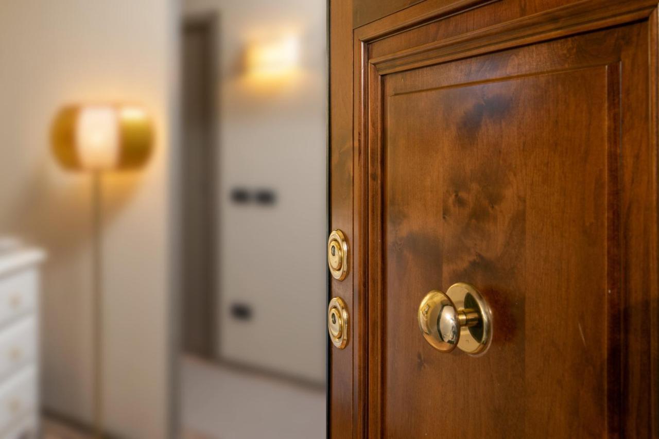 Nido Del Gambero - Your Suite With View Rome Bagian luar foto